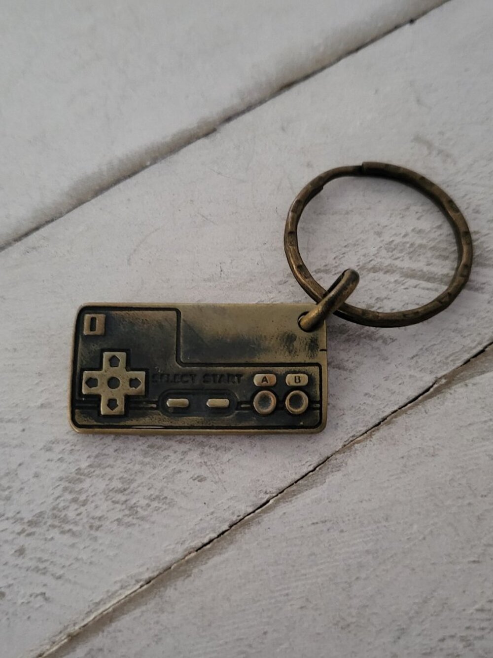 Retro Nintendo NES Controller Metal Keychain Antique Bronze Video Game Geek Gift